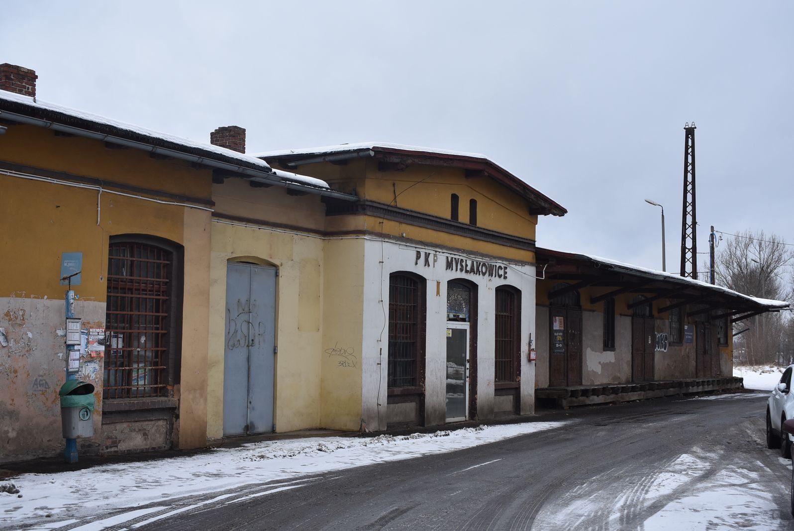 zawalila-sie-wiata-na-peronie-112675
