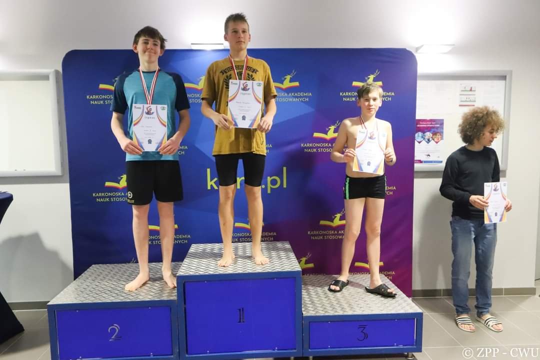 poznalismy-szkolnych-mistrzow-jeleniej-gory-w-pywaniu-112805