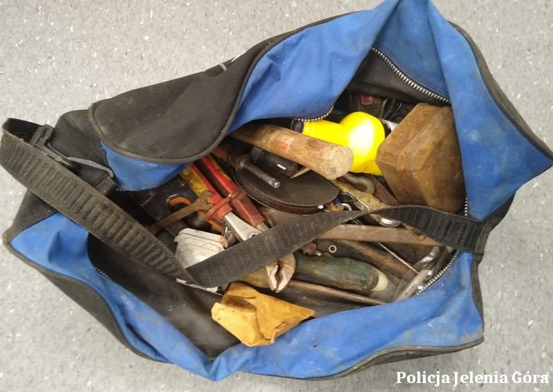 policjanci-zatrzymali-wamywacza-112824