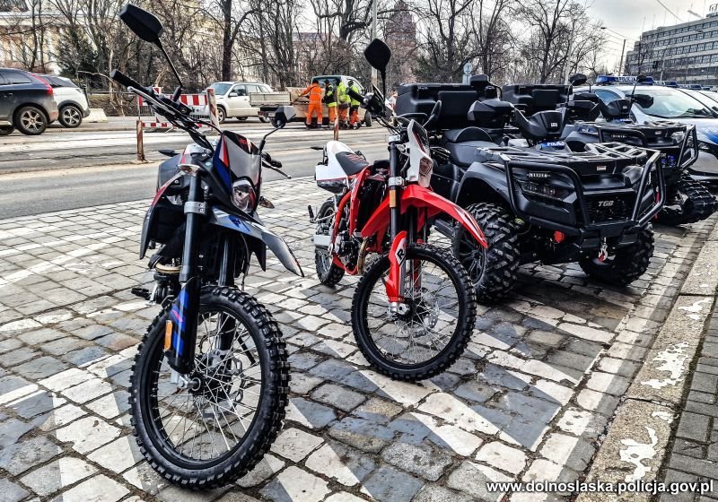 nowe-pojazdy-dla-dolnoslaskiej-policji-112847