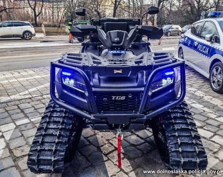 nowe-pojazdy-dla-dolnoslaskiej-policji-112847