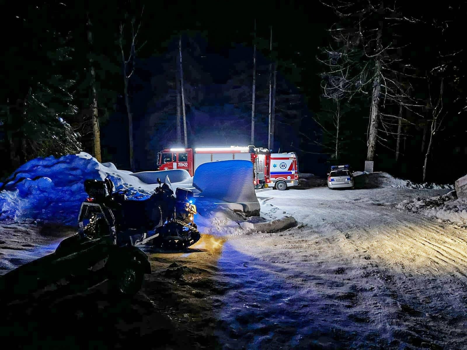 na-trasie-biegowej-przy-osiedlu-huty-zmar-narciarz-112852