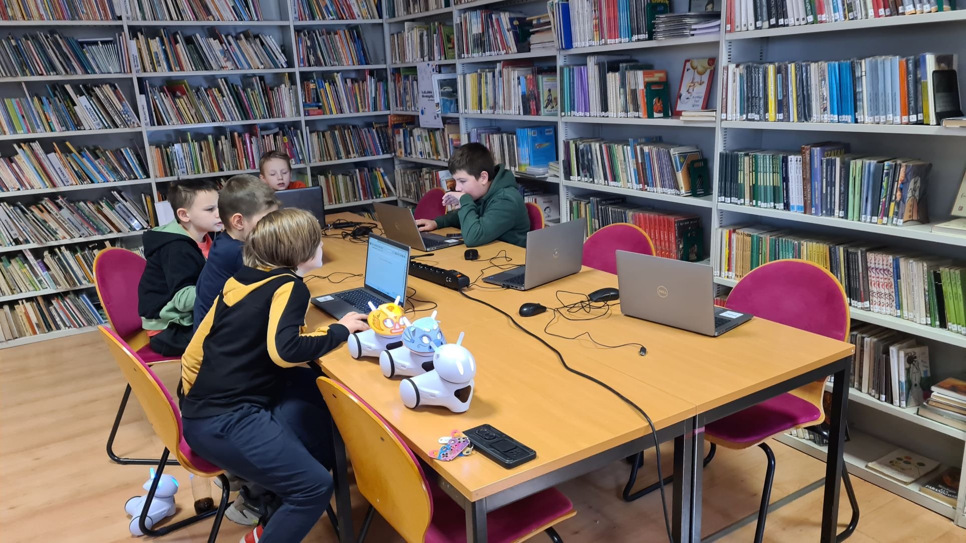 dziaa-centrum-edukacji-112909