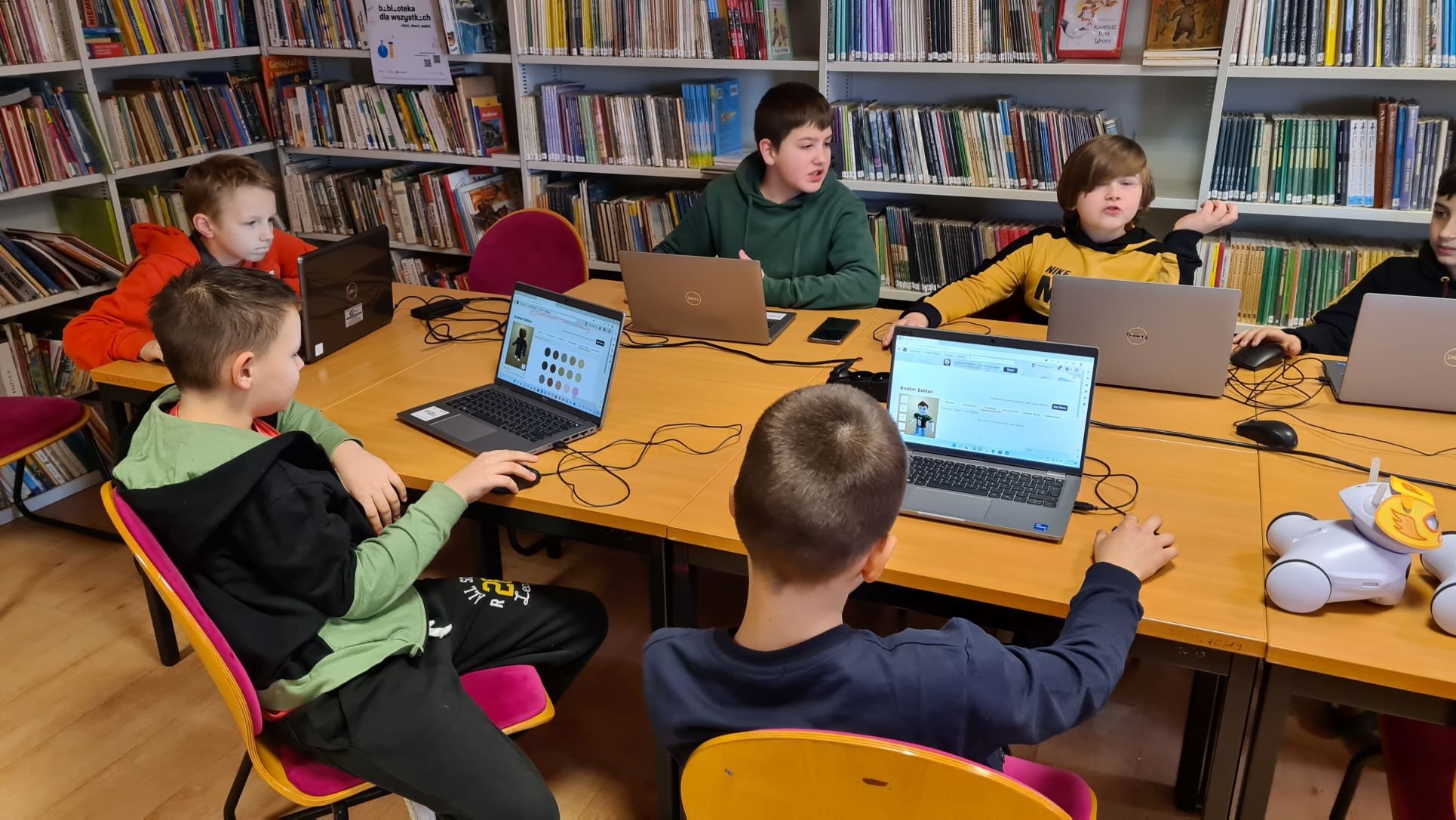 dziaa-centrum-edukacji-112909