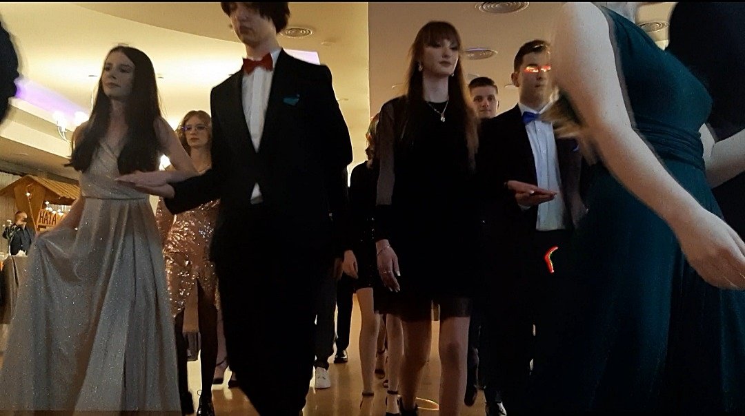 piekny-bal-studniowkowy-kowarskiego-lema-112966