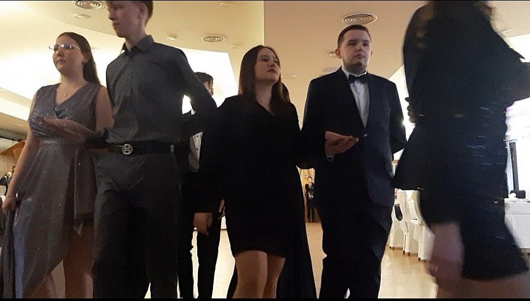 piekny-bal-studniowkowy-kowarskiego-lema-112966