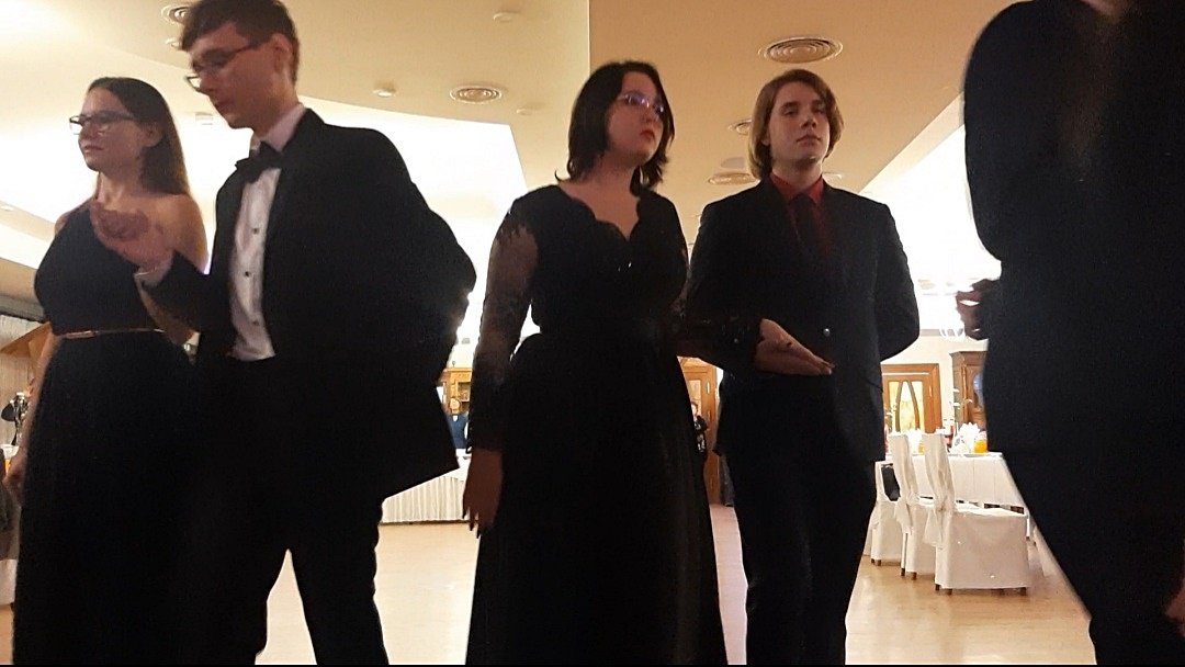 piekny-bal-studniowkowy-kowarskiego-lema-112966