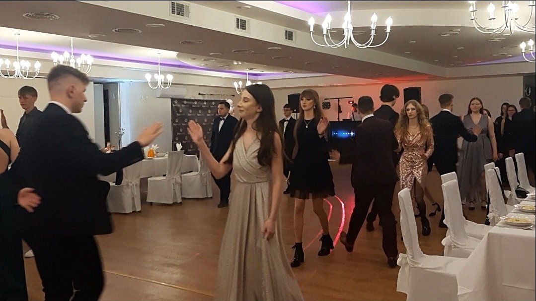 piekny-bal-studniowkowy-kowarskiego-lema-112966