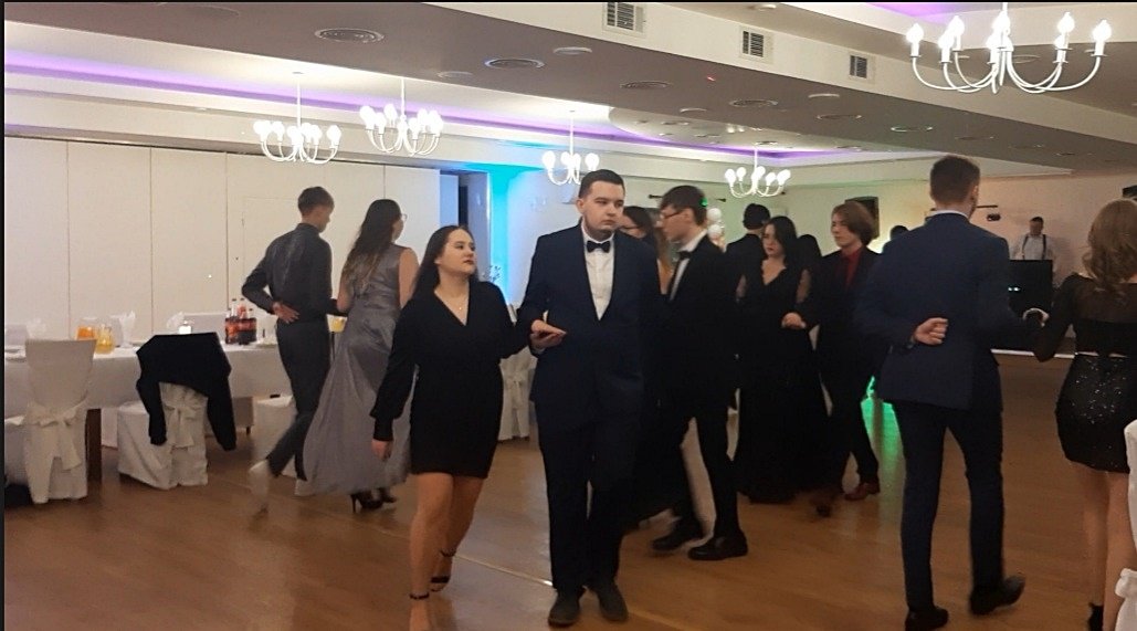 piekny-bal-studniowkowy-kowarskiego-lema-112966
