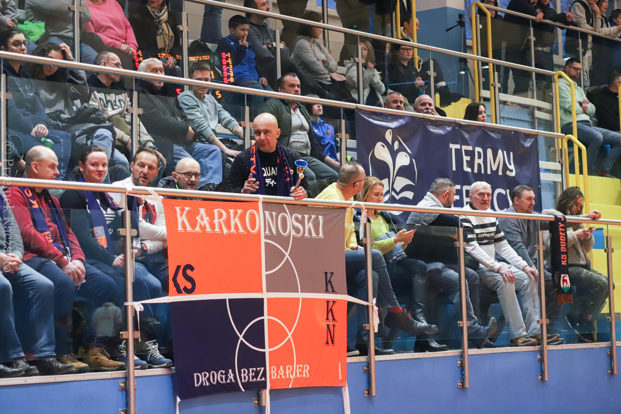 rewanz-druzyny-niesobskiego-112975
