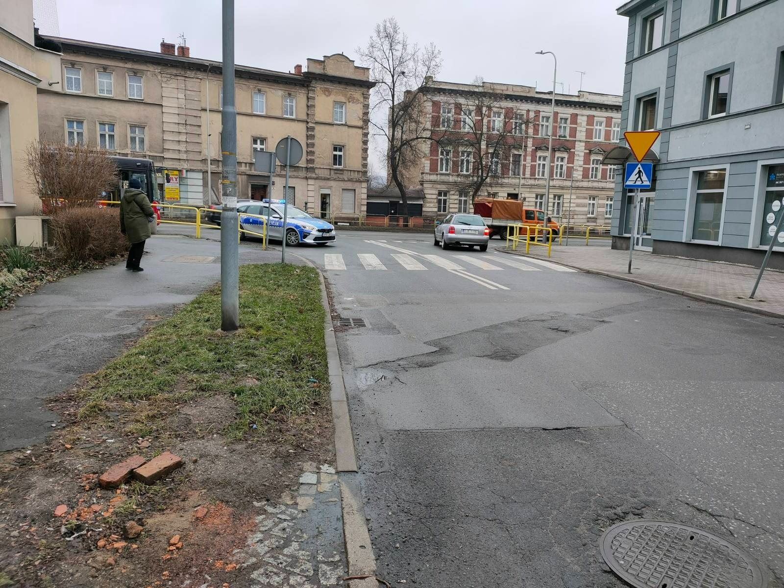 wymusi-pierwszenstwo-kobieta-trafia-do-szpitala-113015