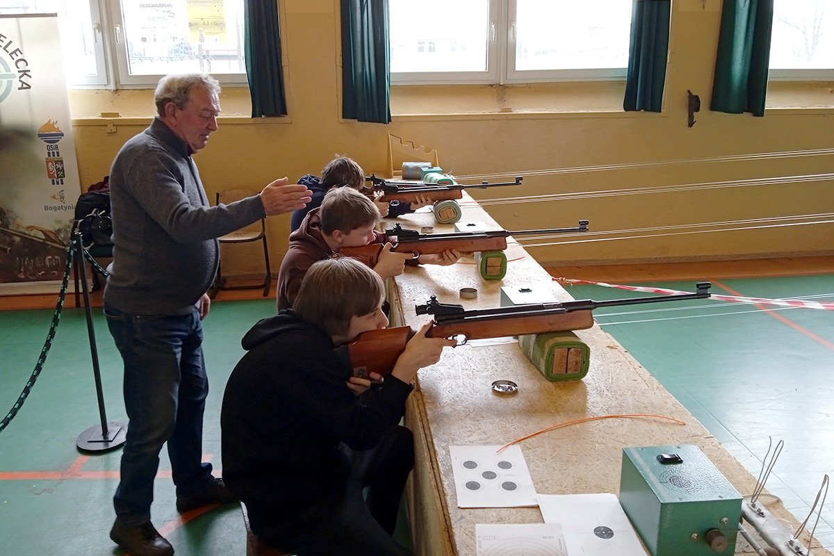uczniowie-postrzelali-113032