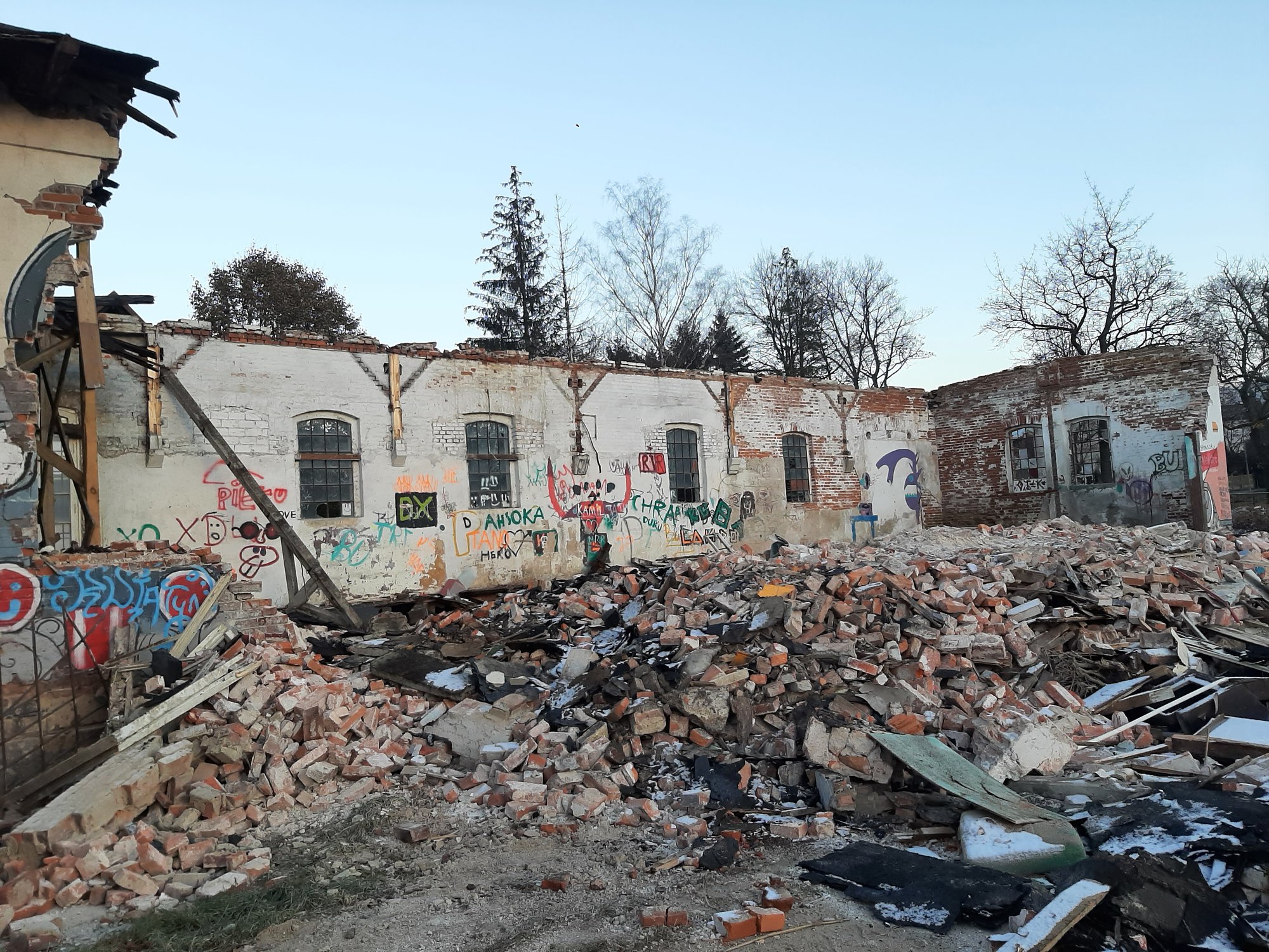 dworzec-powstaje-z-ruin-113153
