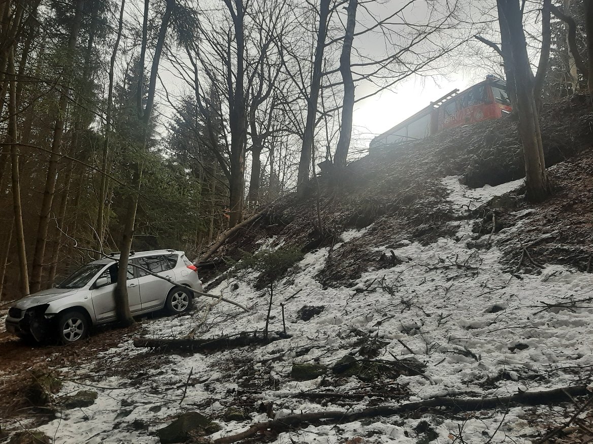 auto-wypado-z-zakretu-aktualizacja-113163