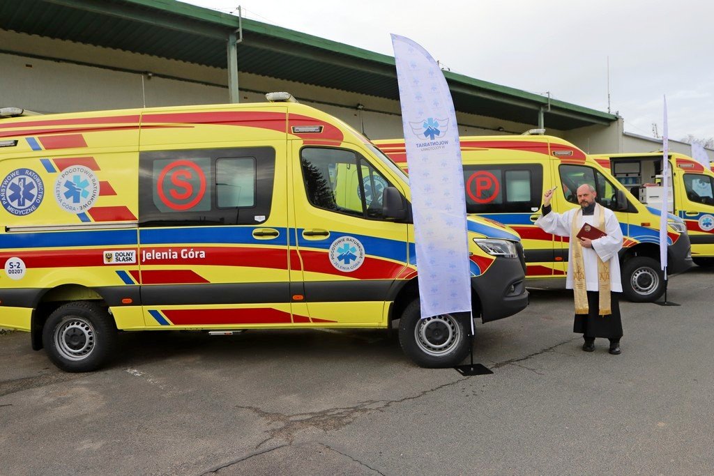 5-nowych-ambulansow-dla-pogotowia-ratunkowego-113166