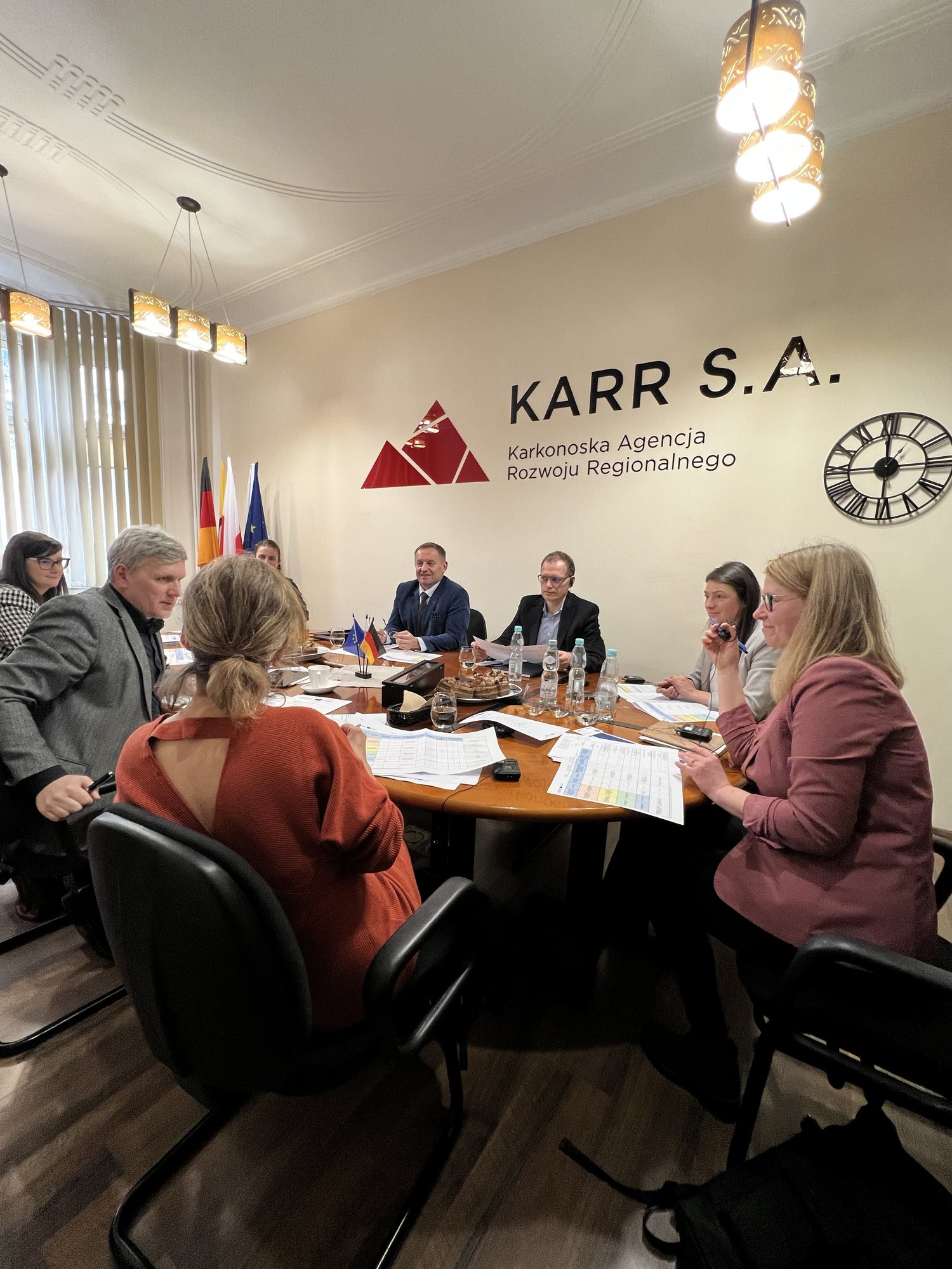 trwaja-rozmowy-o-nowych-projektach-karr-113268