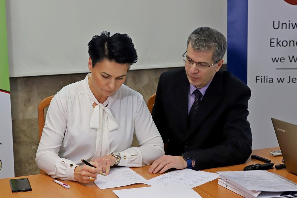 powstao-jeleniogorskie-obserwatorium-ekonomiczne-113462
