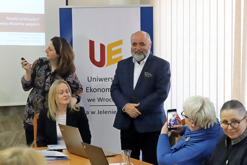 powstao-jeleniogorskie-obserwatorium-ekonomiczne-113462