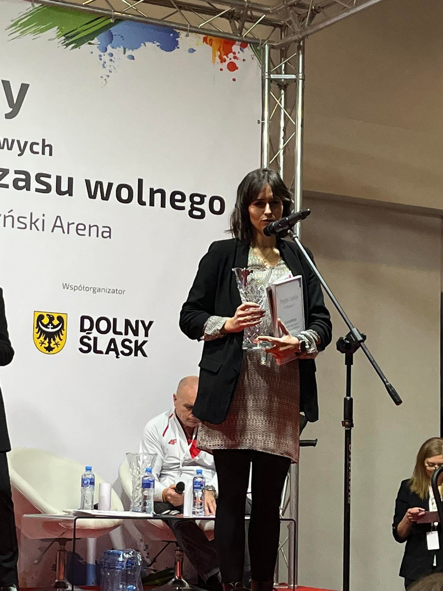 zamek-ksiaz-wyrozniony-krysztaem-turystyki-113463