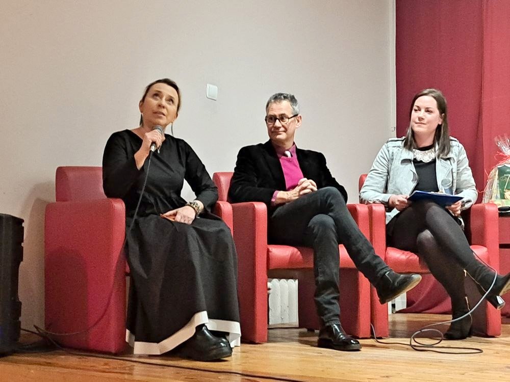 wystawa-witrazowych-cudeniek-w-poku-113553