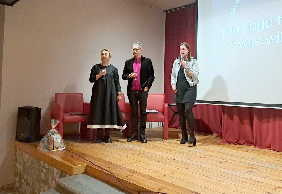 wystawa-witrazowych-cudeniek-w-poku-113553