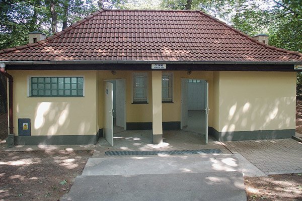 Wierzcie nam na słowo - publiczne toalety jeszcze pachną nowością.