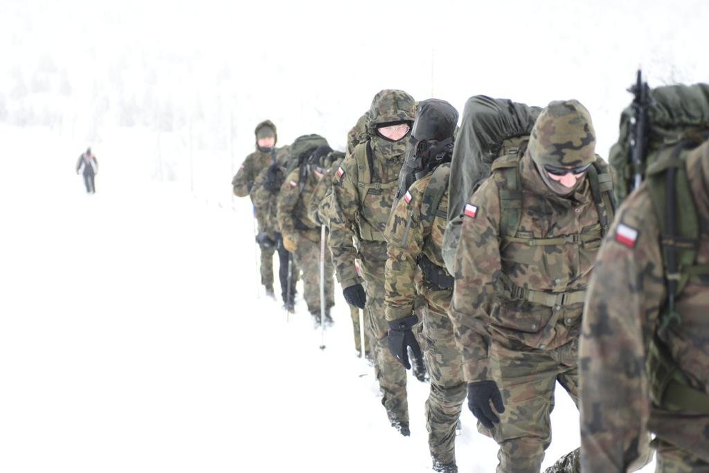 terytorialsi-uczyli-sie-na-sniezce-pogody-113815