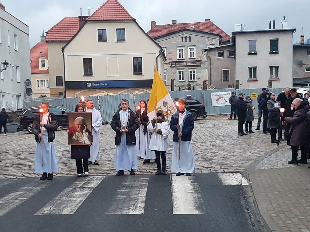wierni-na-drodze-krzyzowej-114324