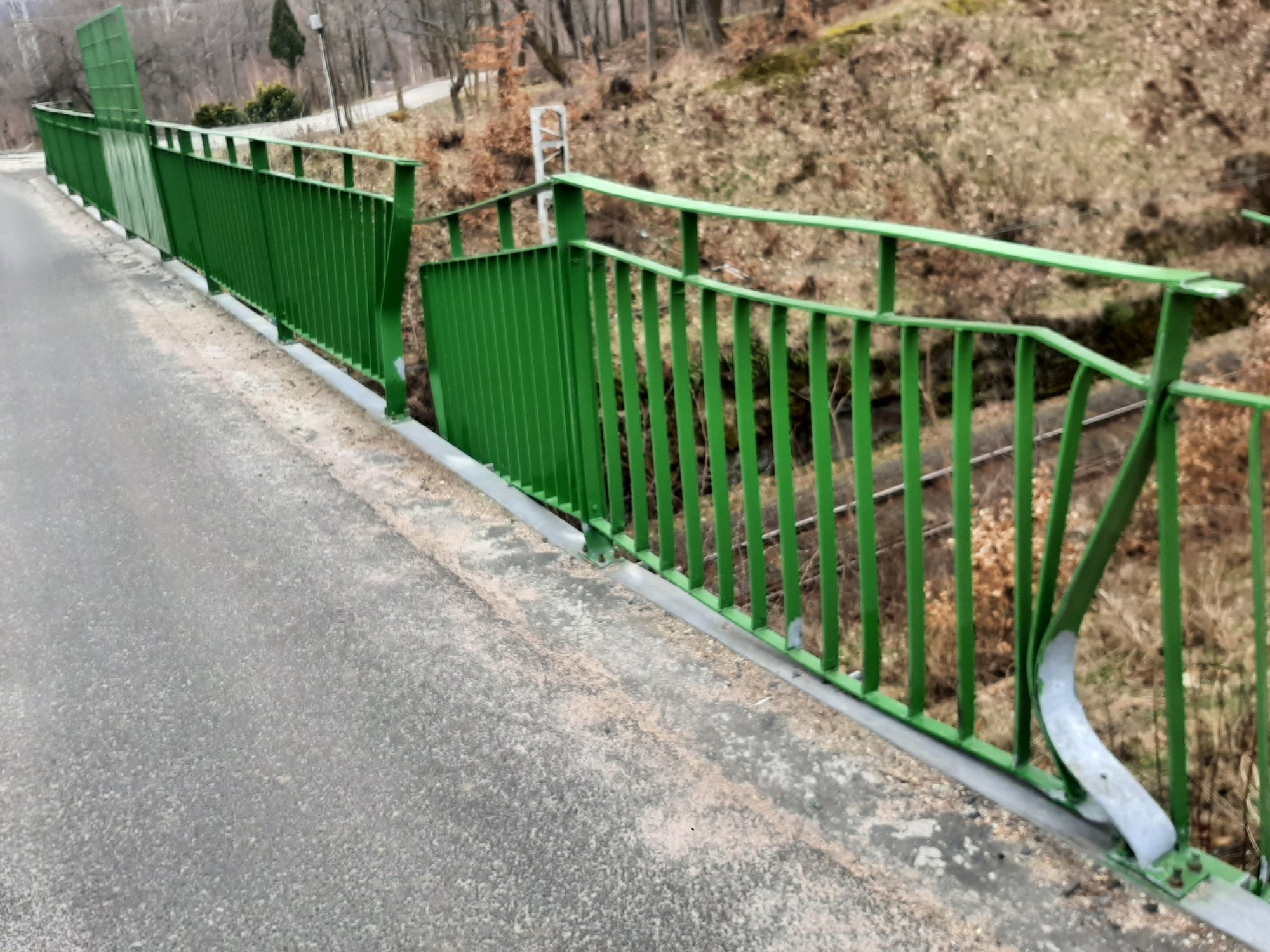 bariery-na-wiaduktach-kolejowych-do-naprawy-114616