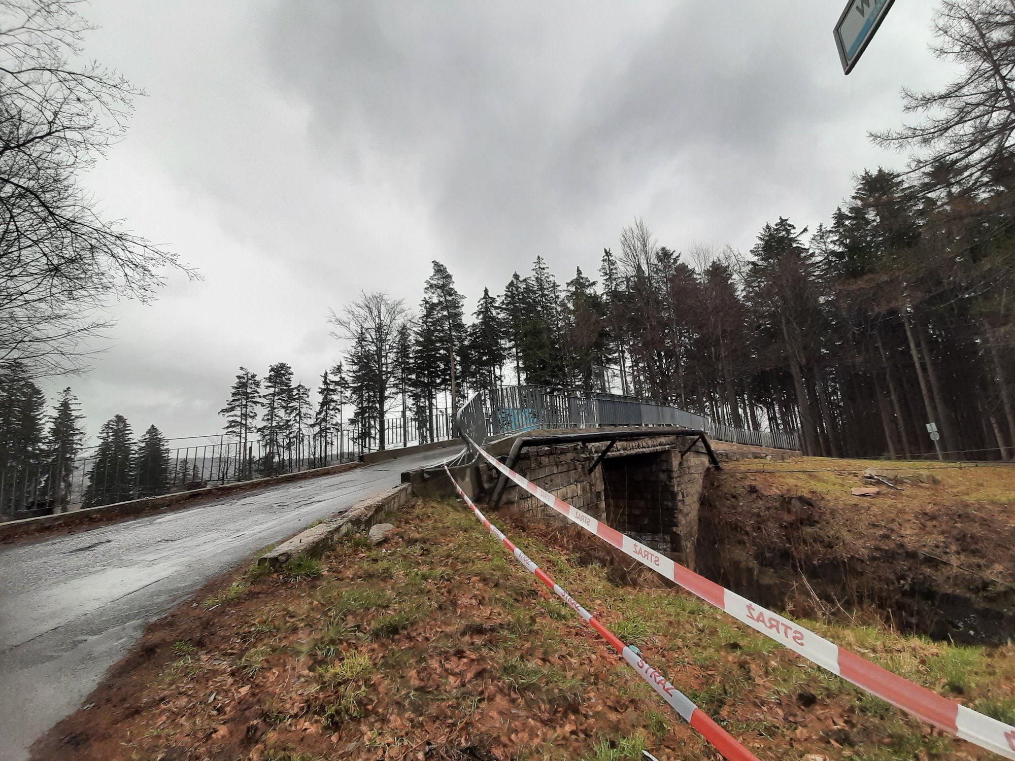 bariery-na-wiaduktach-kolejowych-do-naprawy-114616