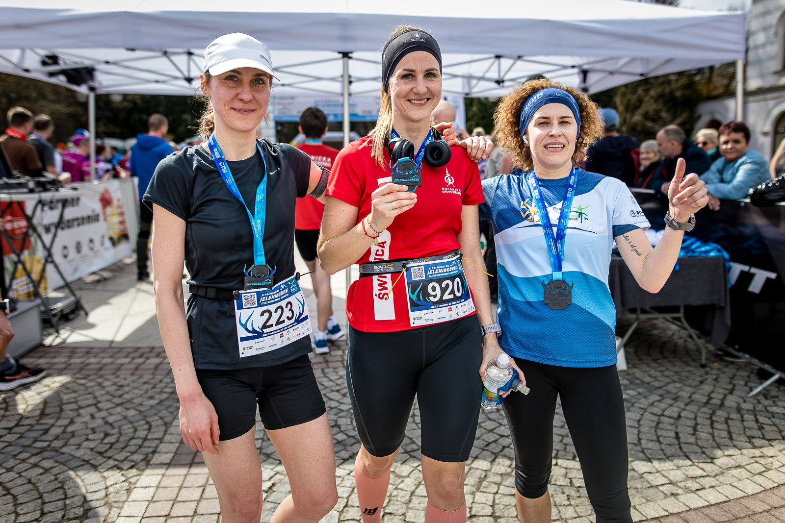 ponad-800-biegaczy-na-starcie-114626