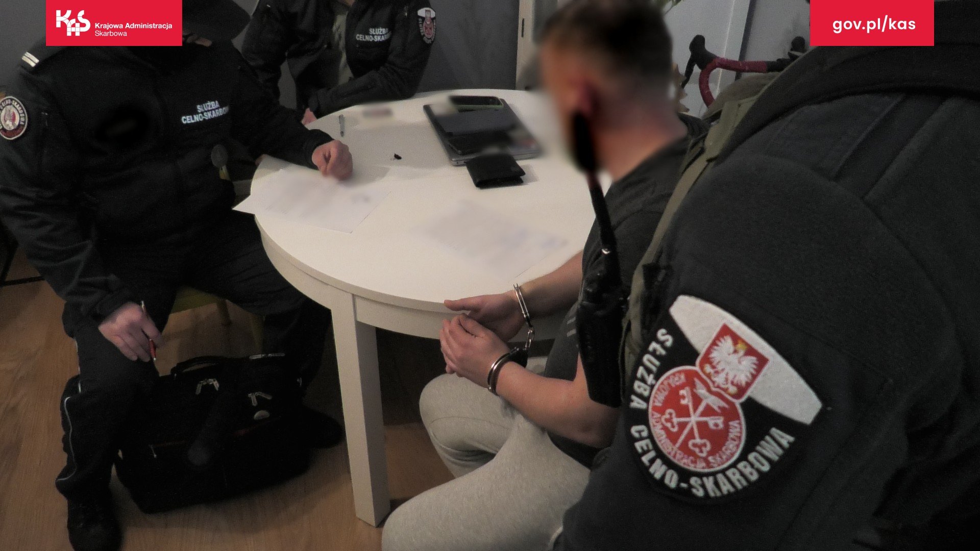 gang-faszujacy-faktury-zosta-rozbity-114651