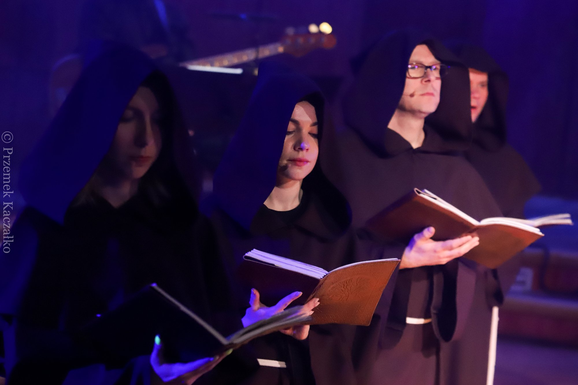 zespo-gregorian-grace-z-owacja-na-stojaco-114955