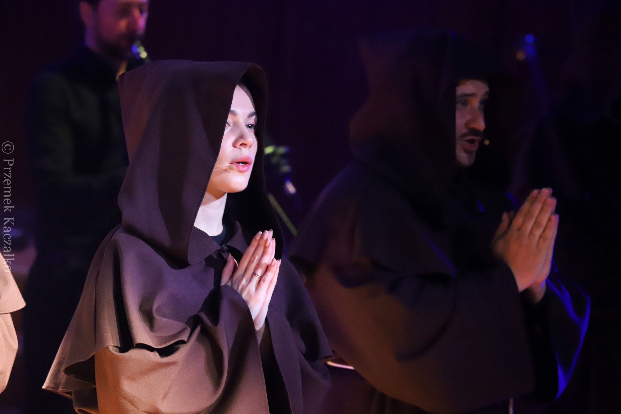 zespo-gregorian-grace-z-owacja-na-stojaco-114955