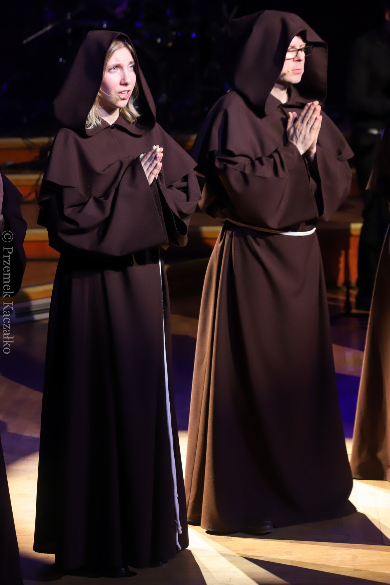 zespo-gregorian-grace-z-owacja-na-stojaco-114955