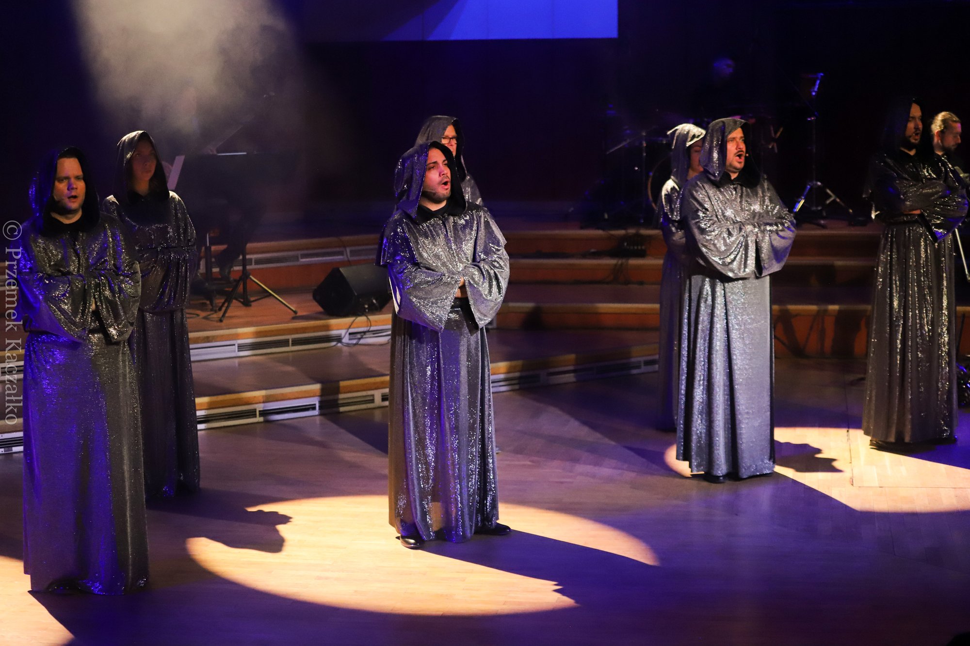 zespo-gregorian-grace-z-owacja-na-stojaco-114955