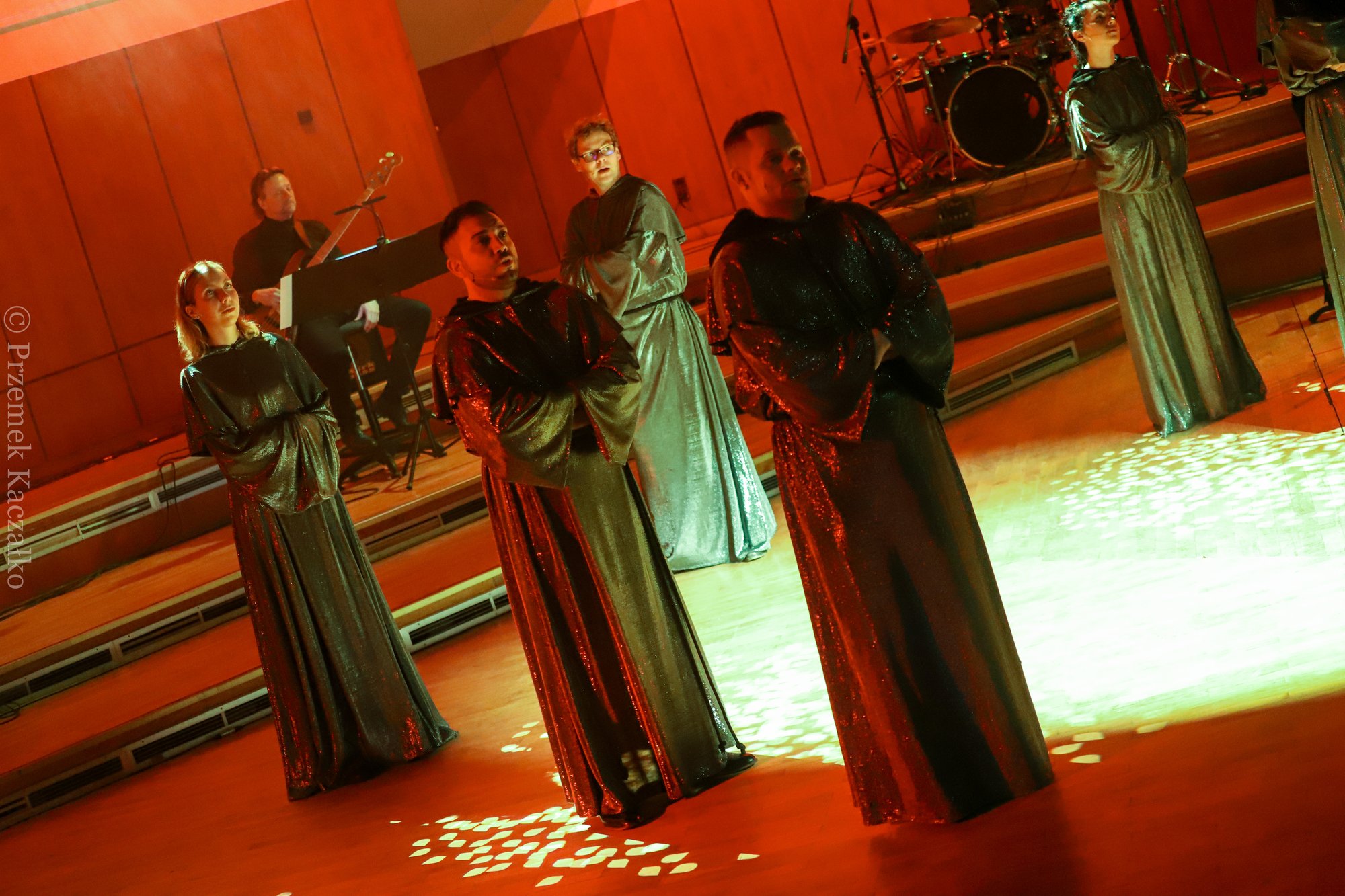 zespo-gregorian-grace-z-owacja-na-stojaco-114955