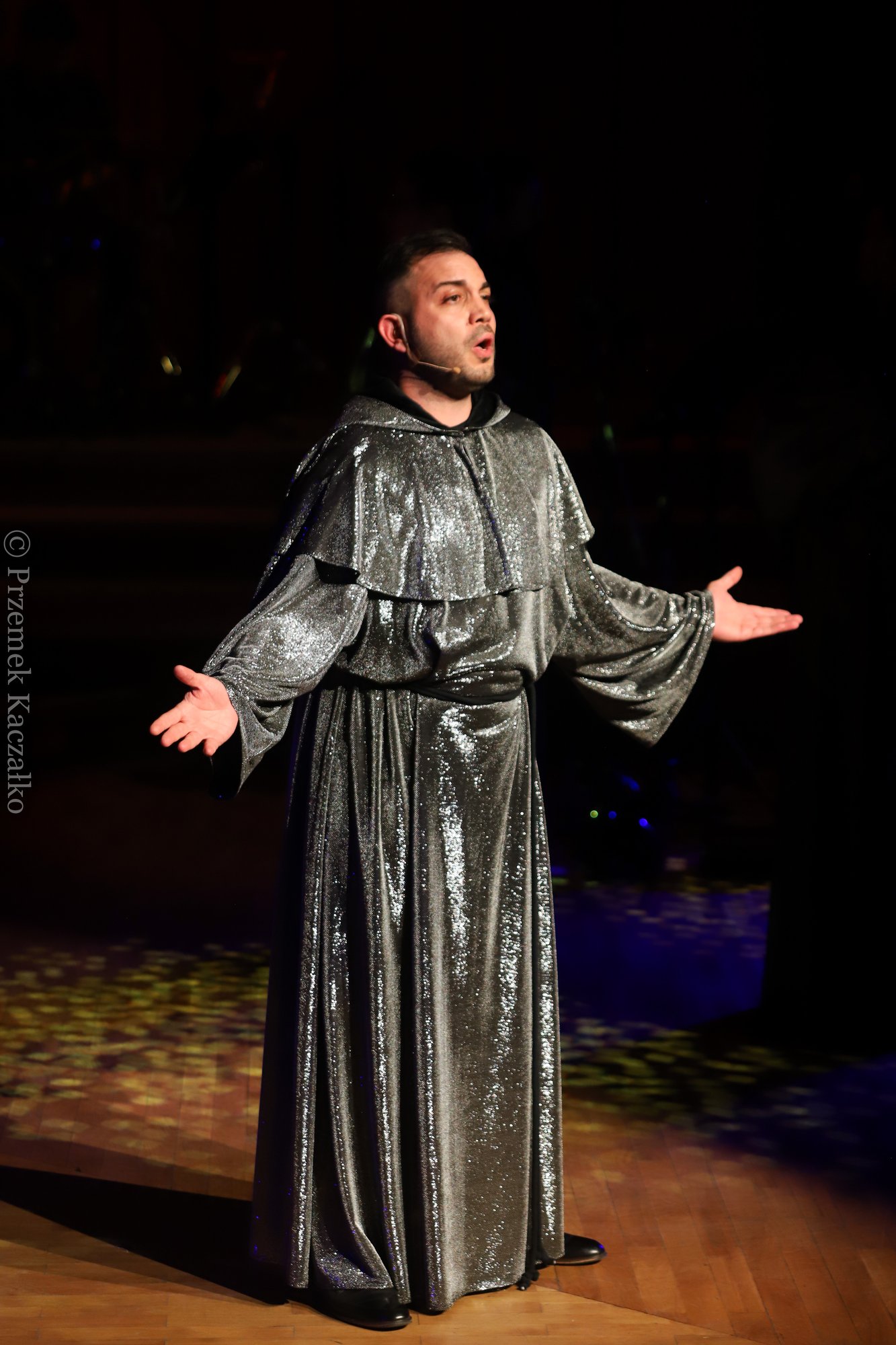 zespo-gregorian-grace-z-owacja-na-stojaco-114955