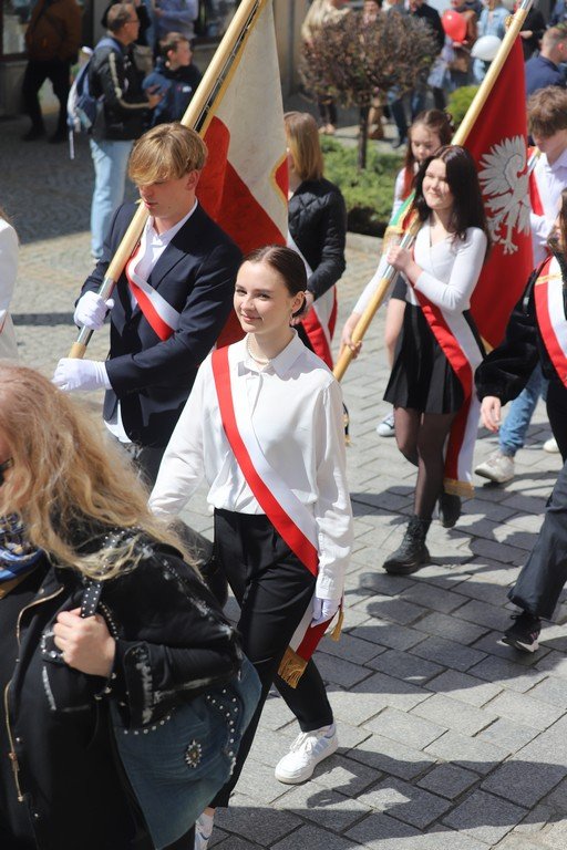 wysoka-frekwencja-na-marszu-konstytucji-3-maja-115002