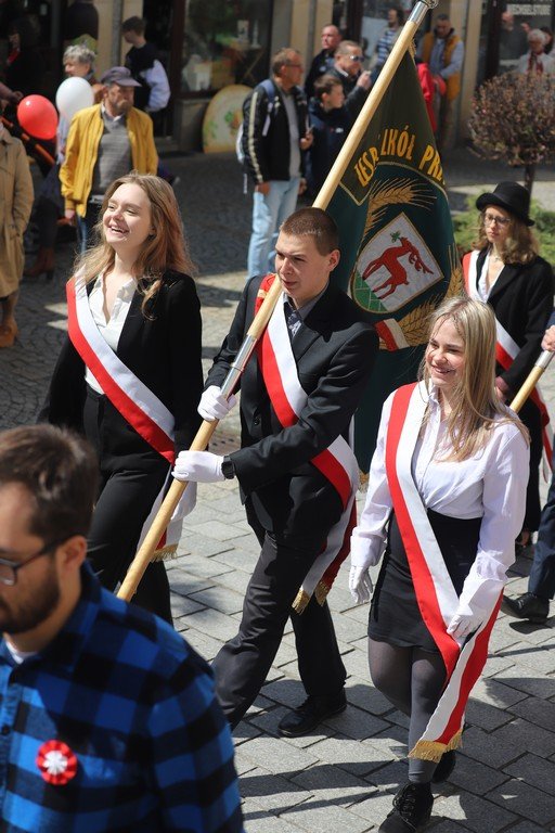 wysoka-frekwencja-na-marszu-konstytucji-3-maja-115002