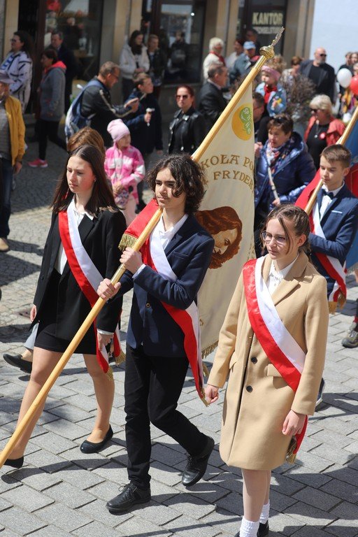 wysoka-frekwencja-na-marszu-konstytucji-3-maja-115002