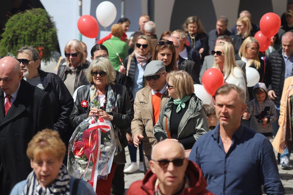 wysoka-frekwencja-na-marszu-konstytucji-3-maja-115002