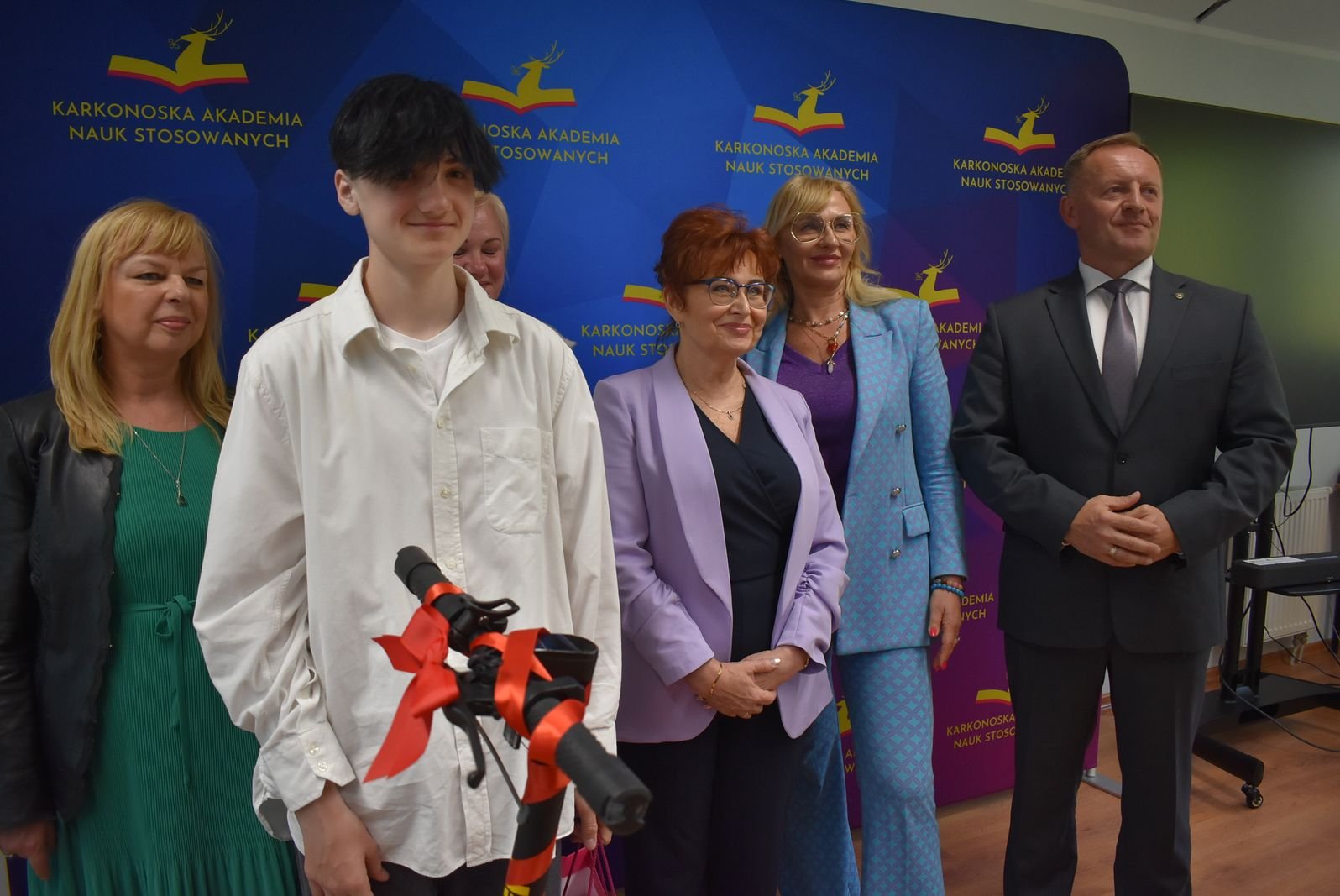 nagrody-dla-bohaterskiego-nastolatka-115126