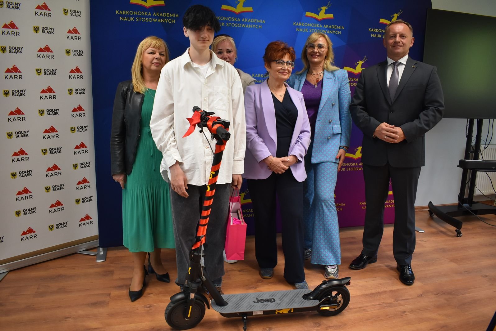 nagrody-dla-bohaterskiego-nastolatka-115126