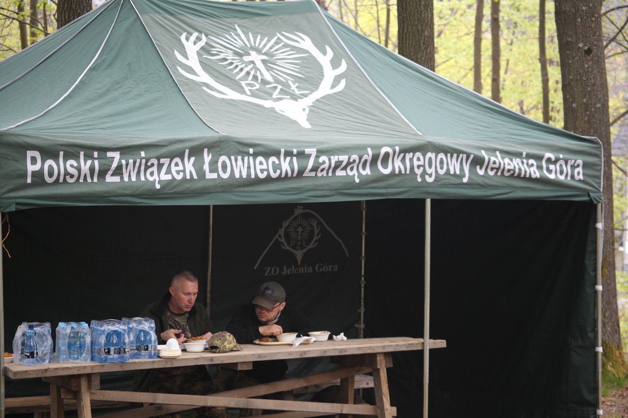 sprzatanie-pod-szrenica-z-piknikiem-na-fina-115223