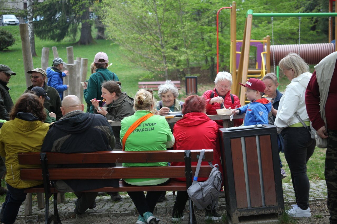 sprzatanie-pod-szrenica-z-piknikiem-na-fina-115223