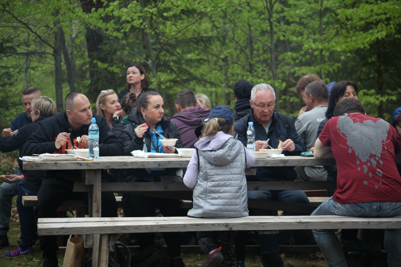 sprzatanie-pod-szrenica-z-piknikiem-na-fina-115223