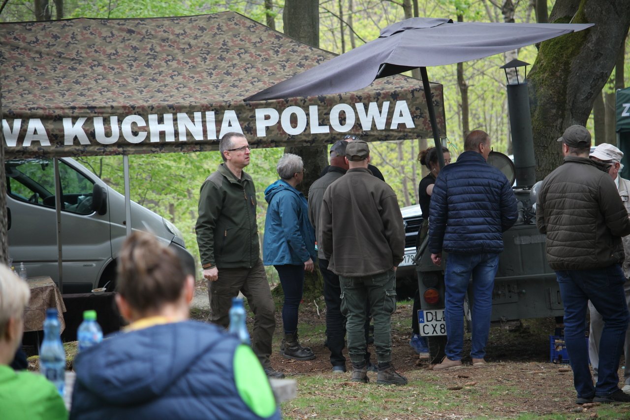 sprzatanie-pod-szrenica-z-piknikiem-na-fina-115223