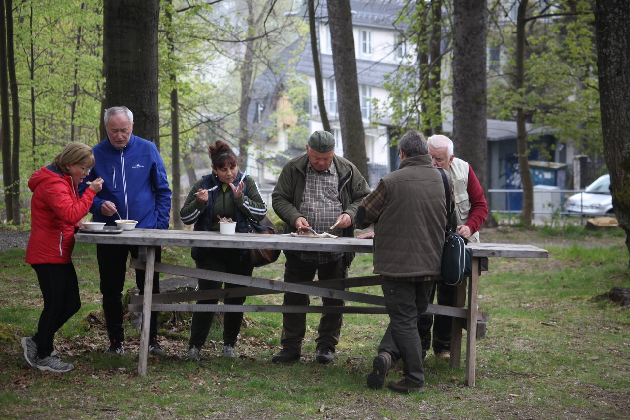 sprzatanie-pod-szrenica-z-piknikiem-na-fina-115223