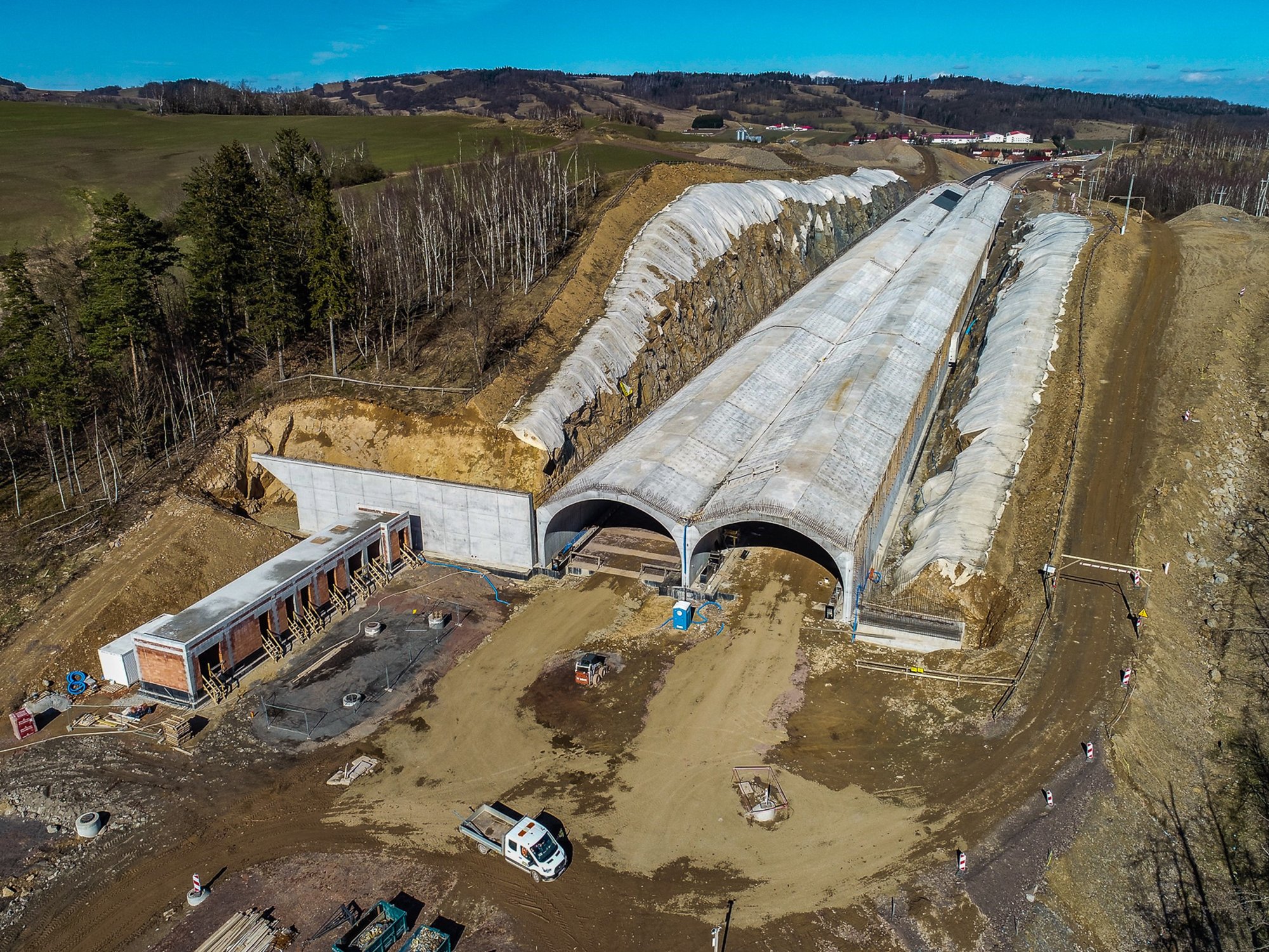 obudowa-tunelu-gotowa-115291